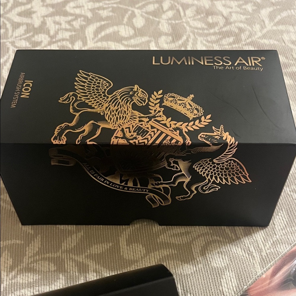 Luminess Air Icon Makeup System - Black and Gold